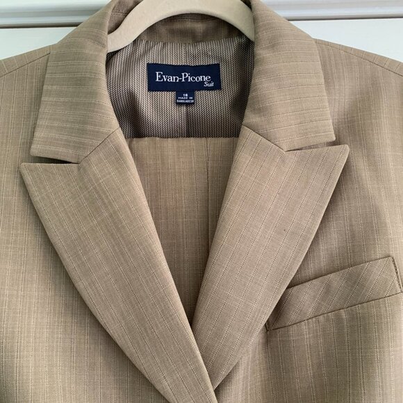 Evan Picone Beige with White Pinstripe Size 16 Suit - Picture 7 of 11